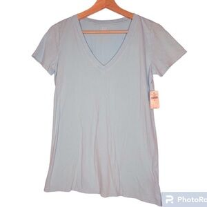 NWT LIGHT BLUE V-NECK SHORT SLEEVE TOP SIZE XS